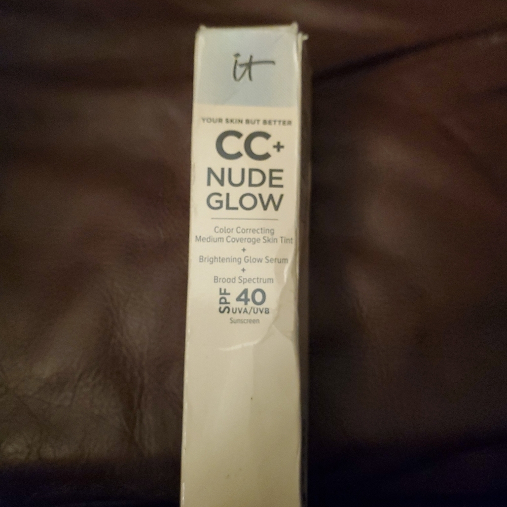 IT Cosmetics CC+ Nude Glow Foundation SPF 40 -Color: Fair Porcelain. - Picture 2 of 2